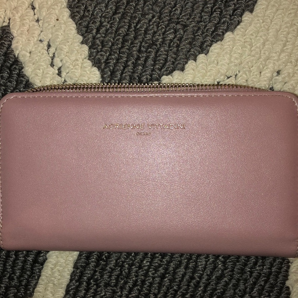 Adrienne Vittadini wallet
